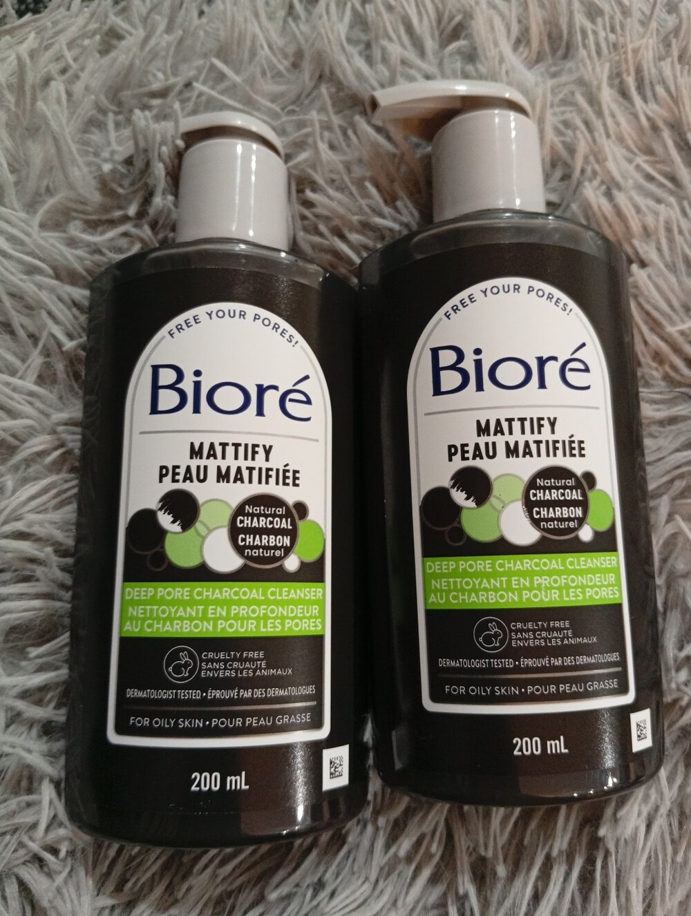Biore Mattify Deep Pore Charcoal Cleanser – Set of 2. 200ml
